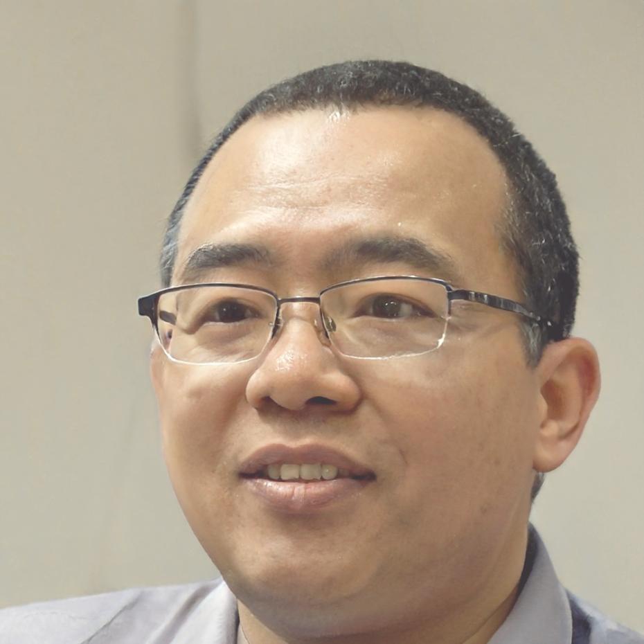 Portrait of Daniel Wong, sustainable floral expert